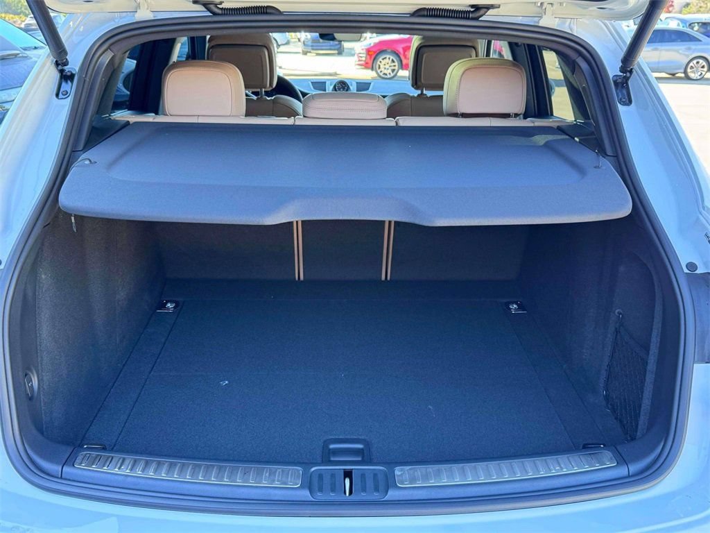 New 2026 Porsche Macan AWD/4WD image 33