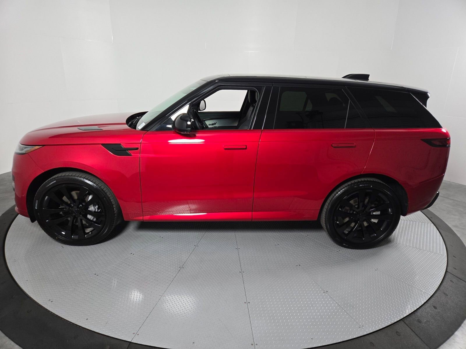 New 2026 Land Rover Range Rover Sport Dynamic SE AWD/4WD image 33