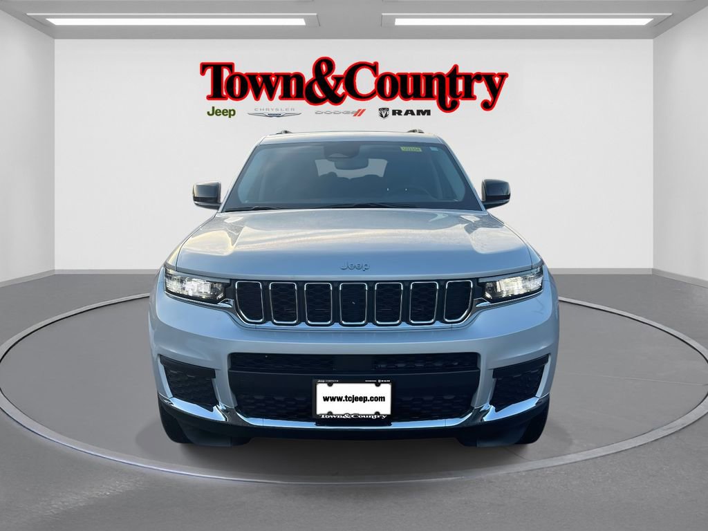 Certified 2023 Jeep Grand Cherokee L Laredo image 2