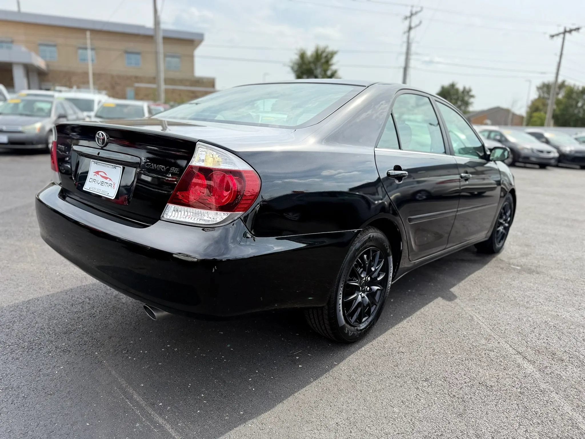 Used 2005 Toyota Camry LE FWD image 3