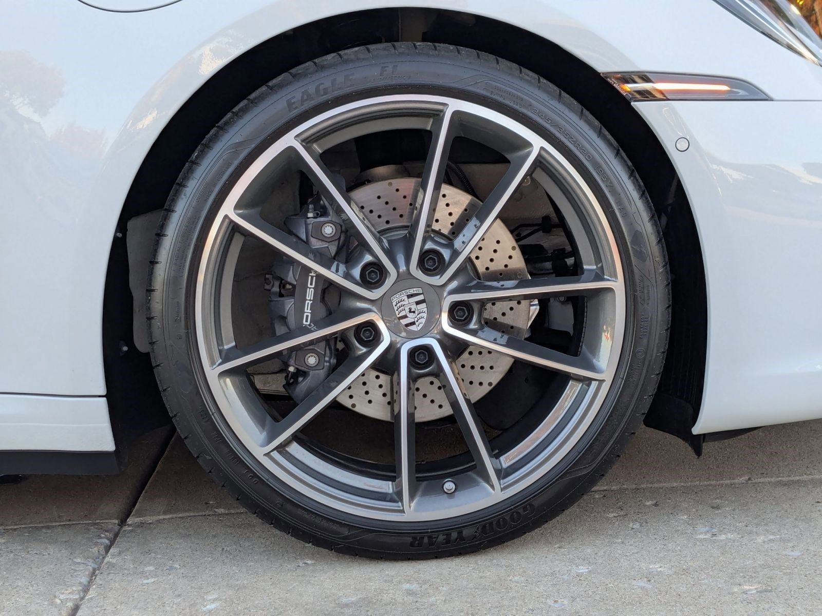 Used 2024 Porsche 911 Carrera image 27