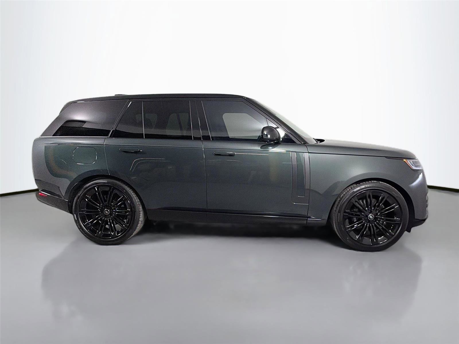 New 2025 Land Rover Range Rover SE AWD/4WD image 4