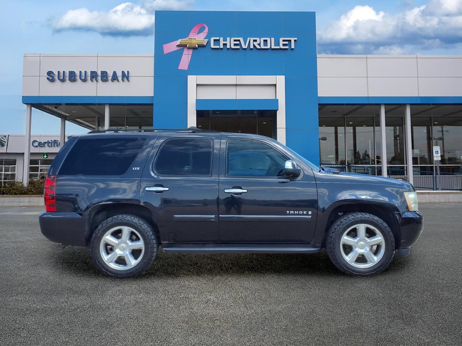 Used 2007 Chevrolet Tahoe LTZ w/ LTZ Preferred Equipment Group AWD/4WD image 4