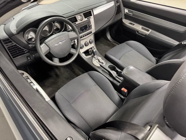 Used 2009 Chrysler Sebring Touring FWD image 22