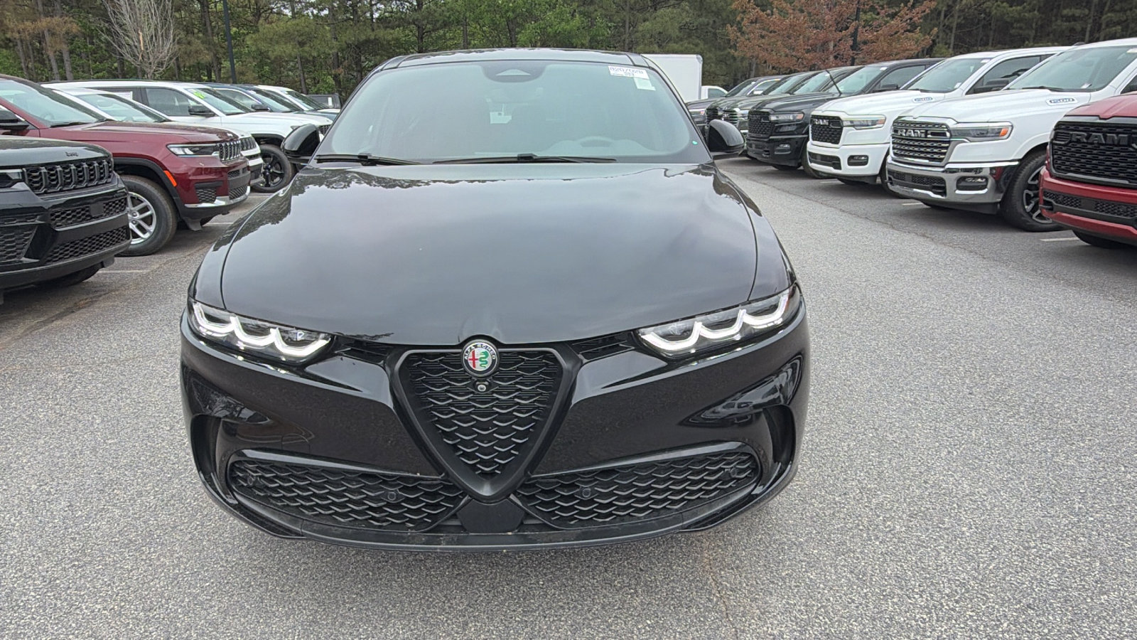 Used 2024 Alfa Romeo Tonale Veloce w/ Active Assist Package AWD/4WD image 3