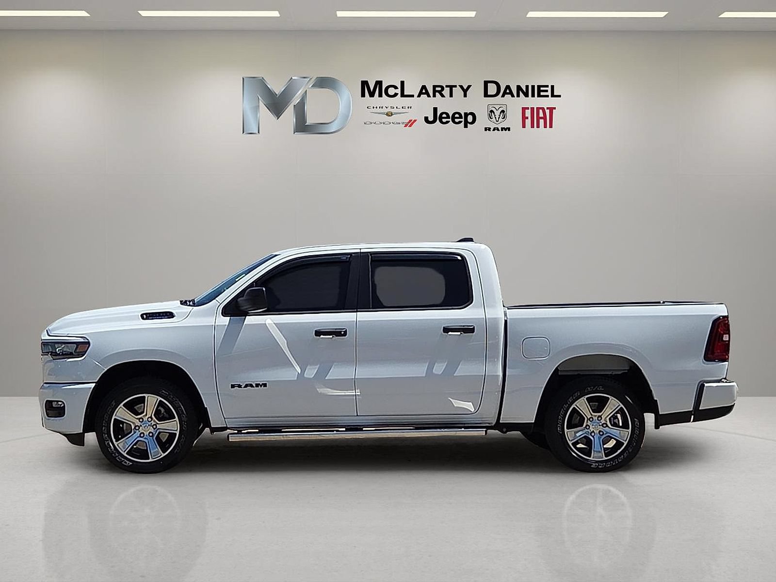 Used 2025 RAM 1500 Tradesman AWD/4WD image 3