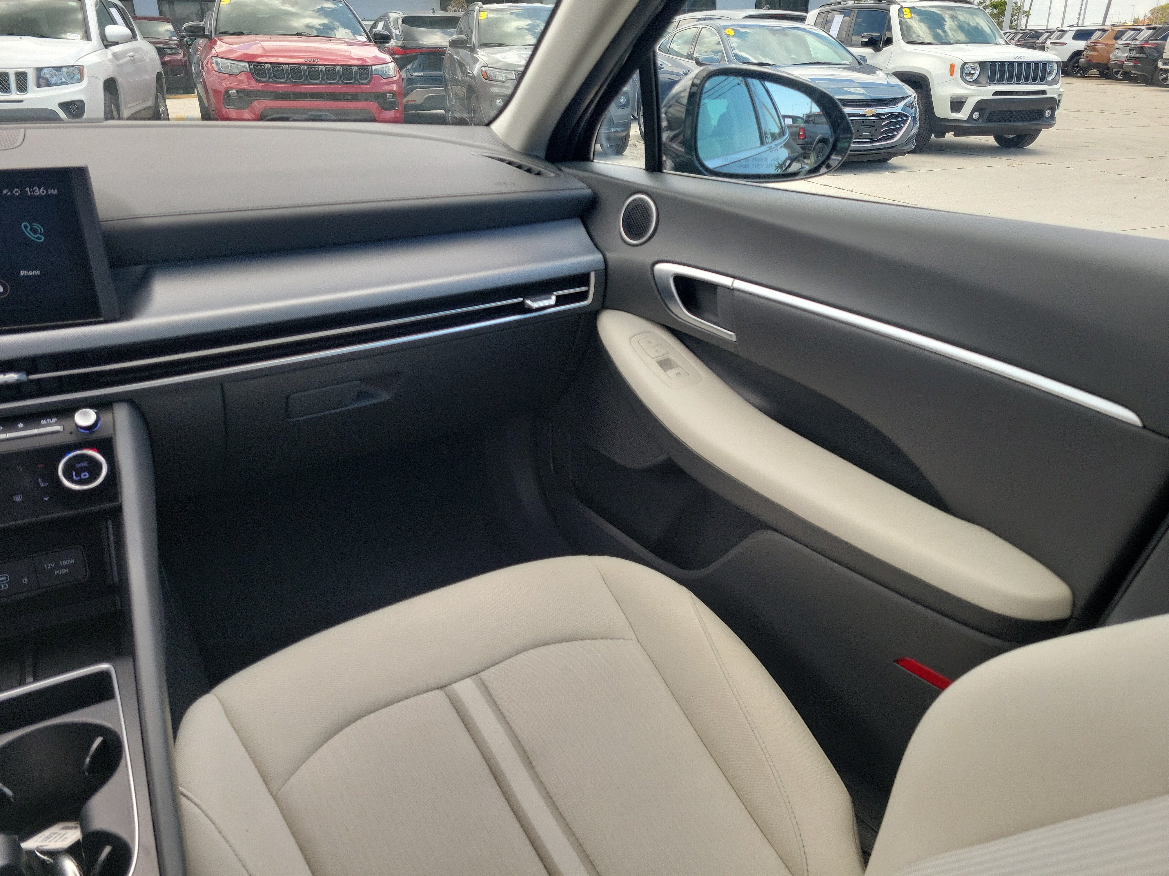 Used 2024 Hyundai Sonata SEL w/ Convenience Package FWD image 17