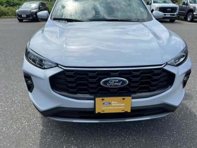Certified 2025 Ford Escape ST-Line Select AWD/4WD image 39