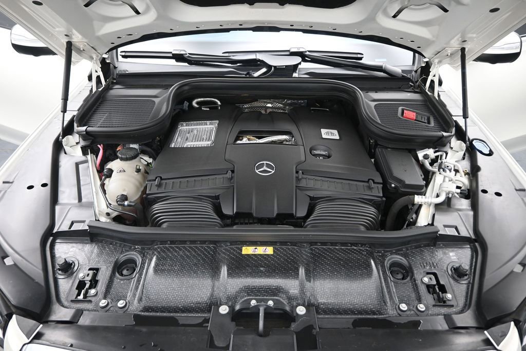 Used 2023 Mercedes-Benz Maybach GLS 600 4MATIC image 34