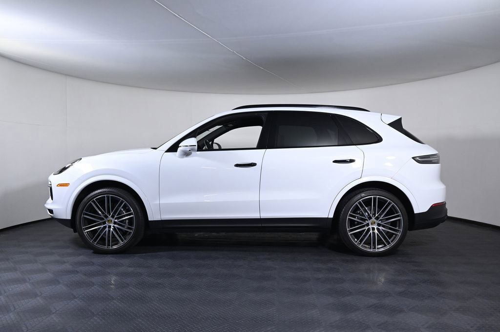 Certified 2023 Porsche Cayenne Platinum Edition AWD/4WD image 2