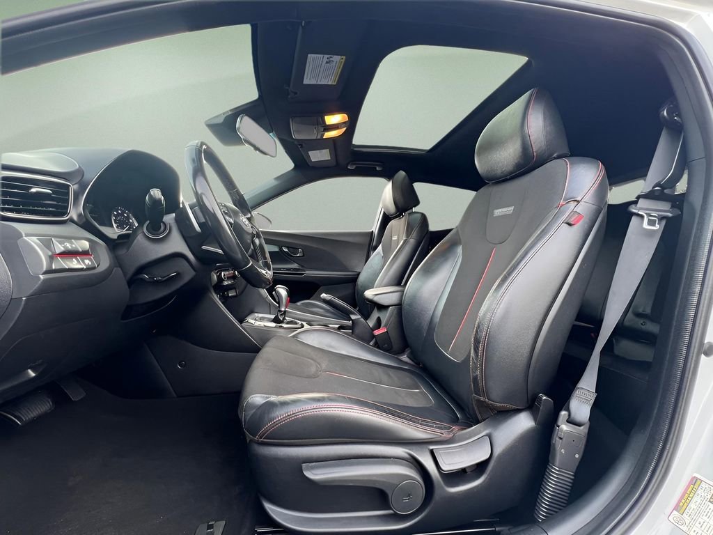 Used 2019 Hyundai Veloster 2.0 Premium image 15