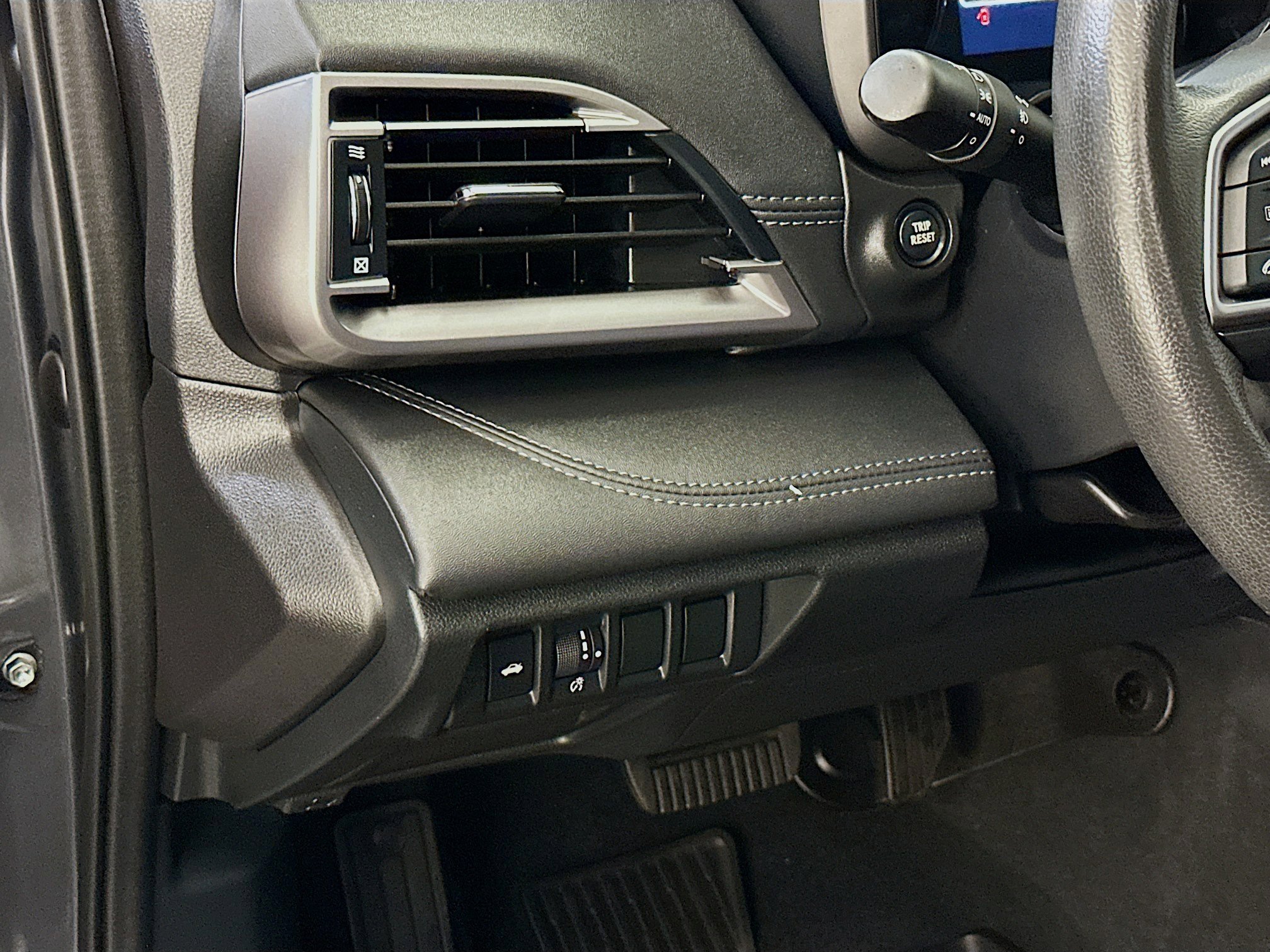 Used 2024 Subaru Legacy Limited image 17