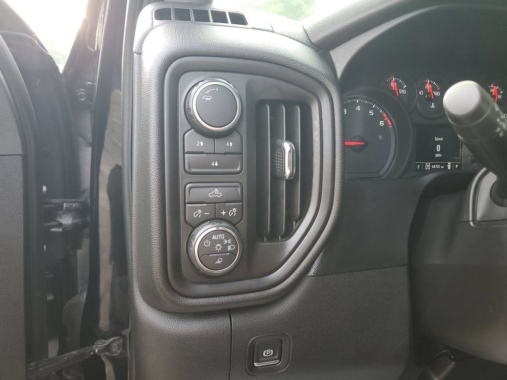 Used 2020 Chevrolet Silverado 2500 Custom w/ Custom Value Package AWD/4WD image 16