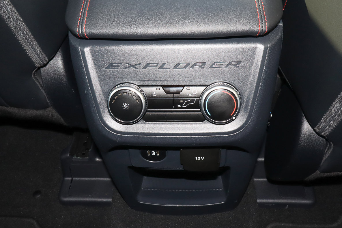 Used 2025 Ford Explorer ST-Line w/ ST-Line Street Pack image 21