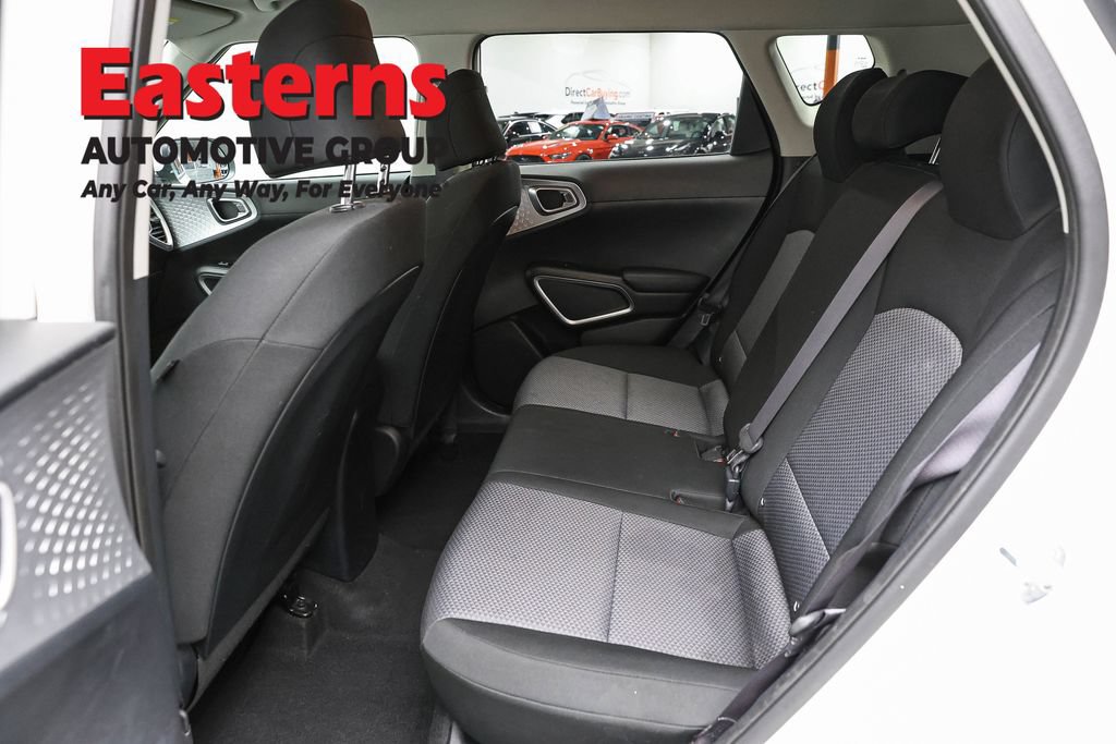Used 2024 Kia Soul LX w/ Option Group 015 FWD image 21