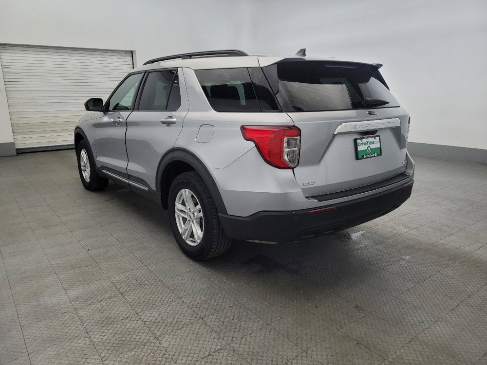Used 2022 Ford Explorer XLT image 5