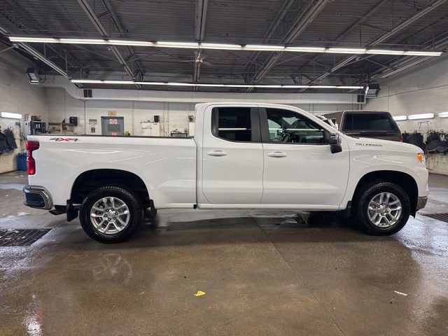 Used 2024 Chevrolet Silverado 1500 LT AWD/4WD image 7