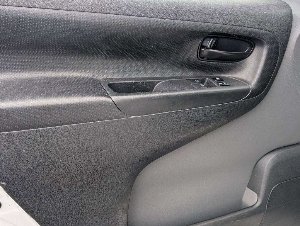 Used 2020 Nissan NV200 SV image 21