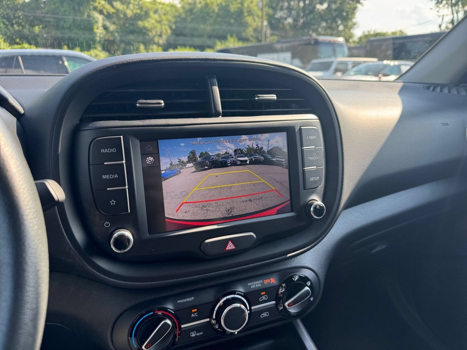 Used 2025 Kia Soul LX w/ LX Technology Package FWD image 22
