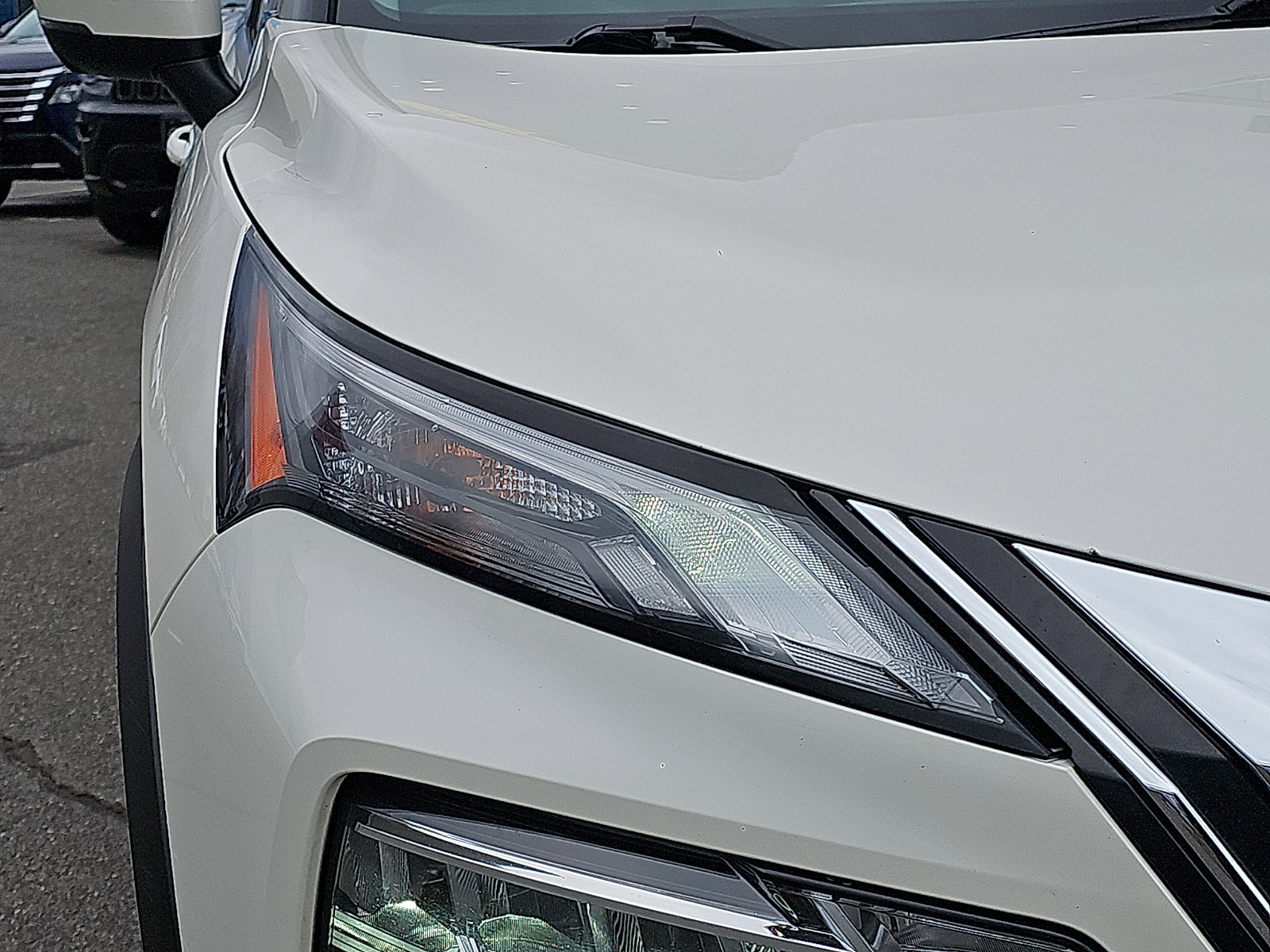 Used 2021 Nissan Rogue SV image 9