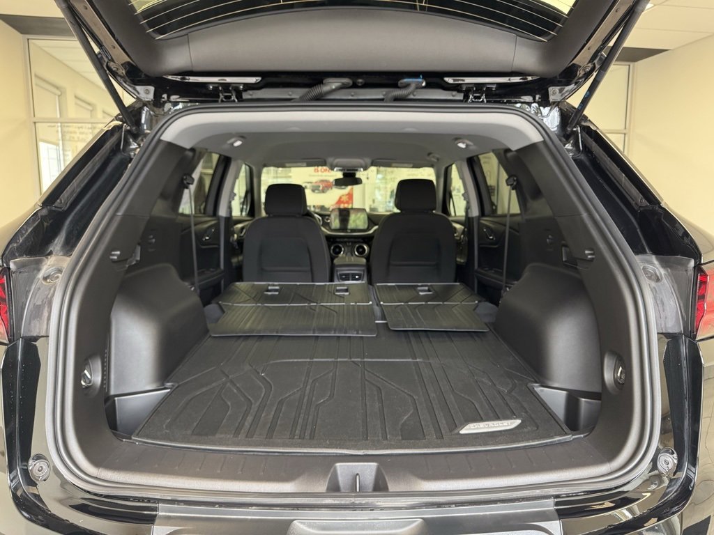Certified 2025 Chevrolet Blazer LT w/ Midnight/Sport Edition image 27