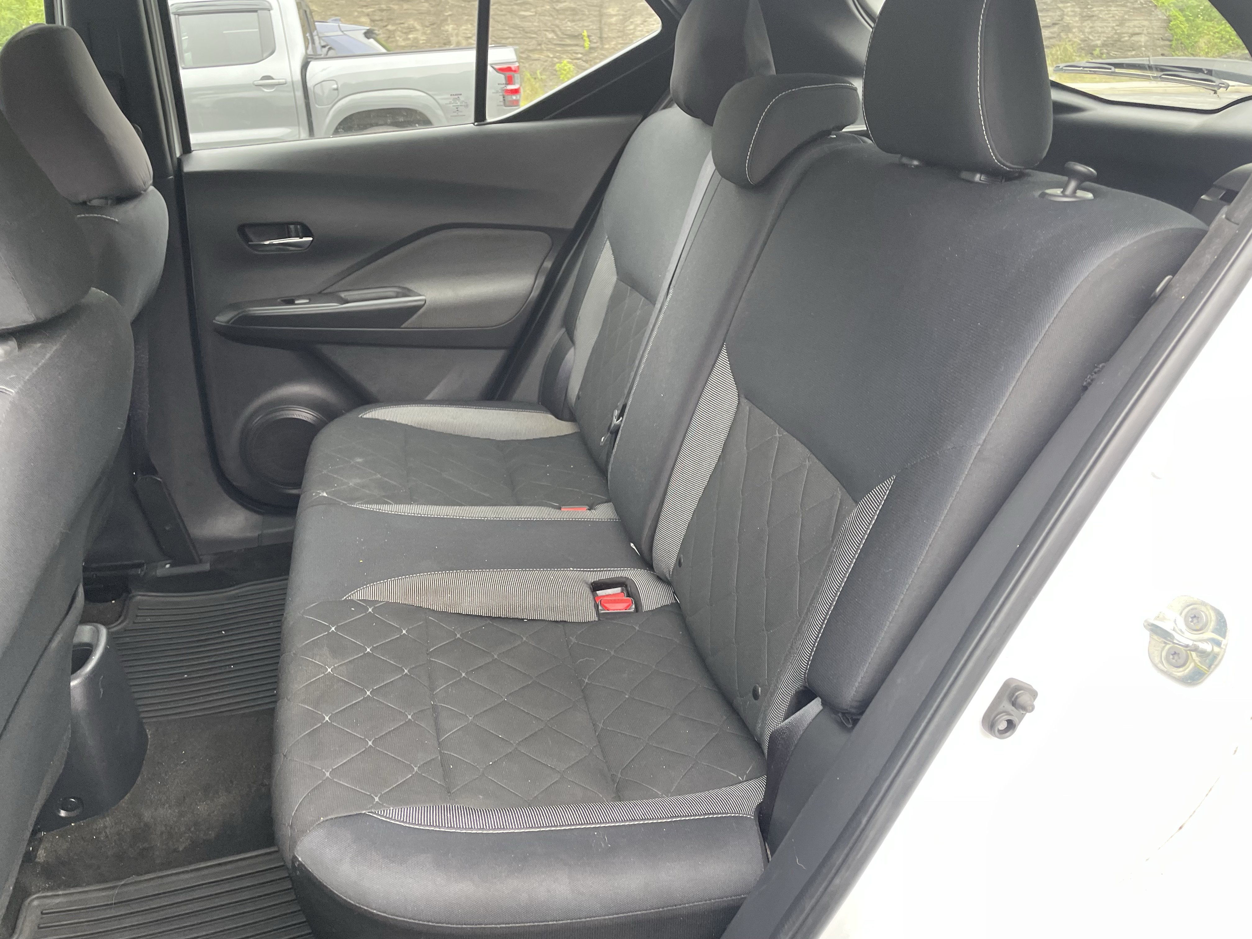 Used 2019 Nissan Kicks SV FWD image 9