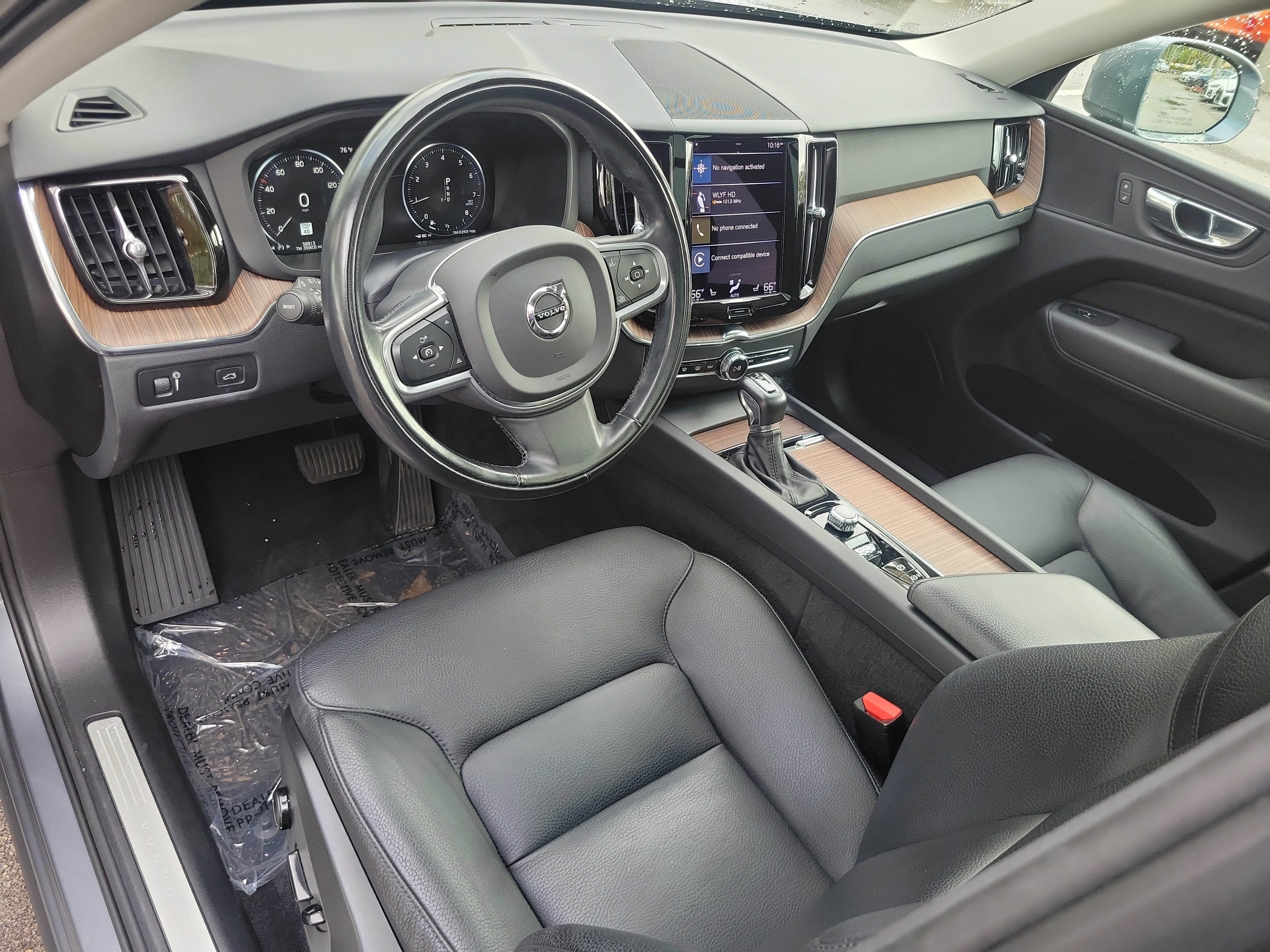 Used 2021 Volvo XC60 T5 Momentum image 20