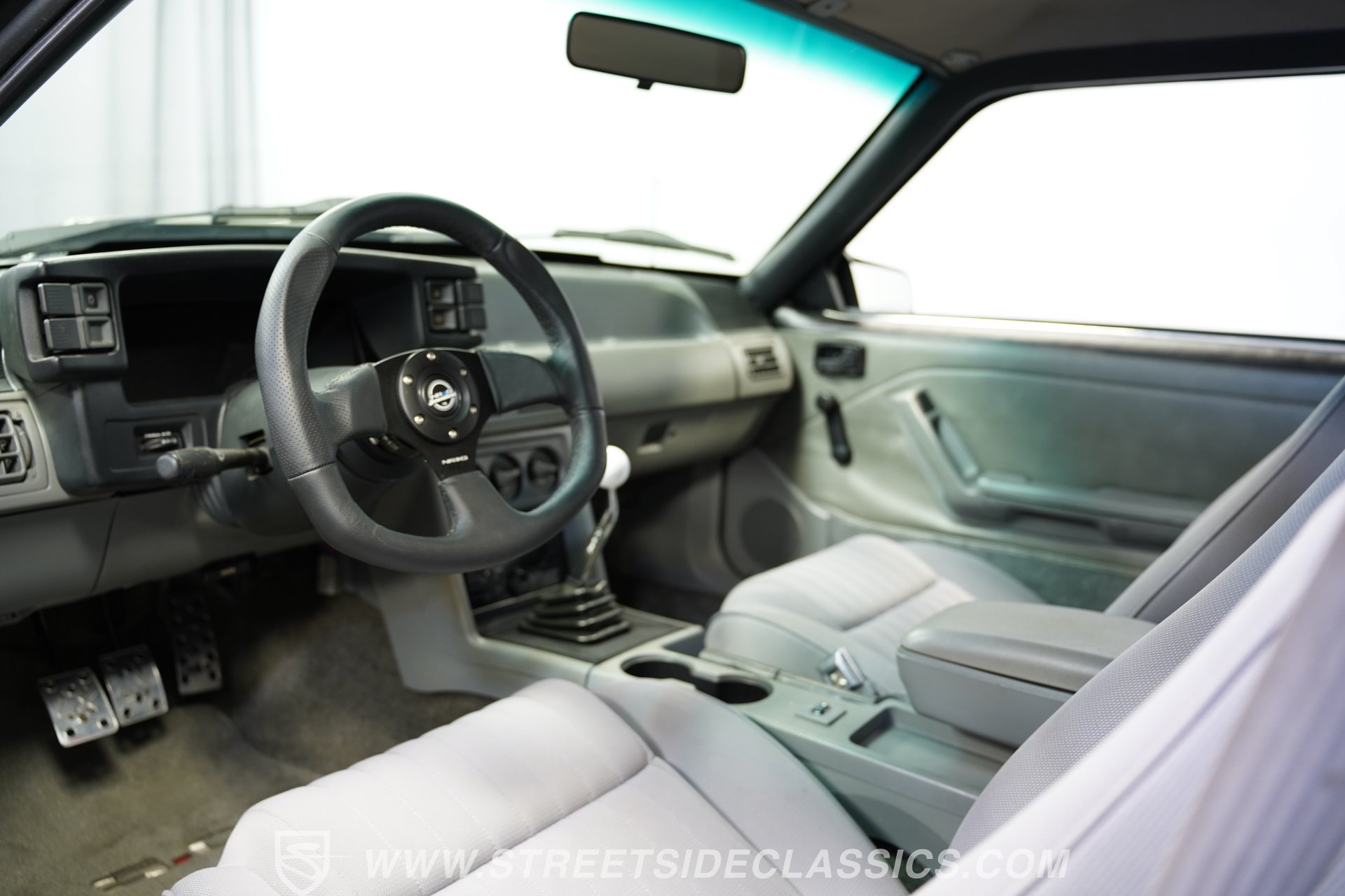 Used 1987 Ford Mustang LX RWD image 4
