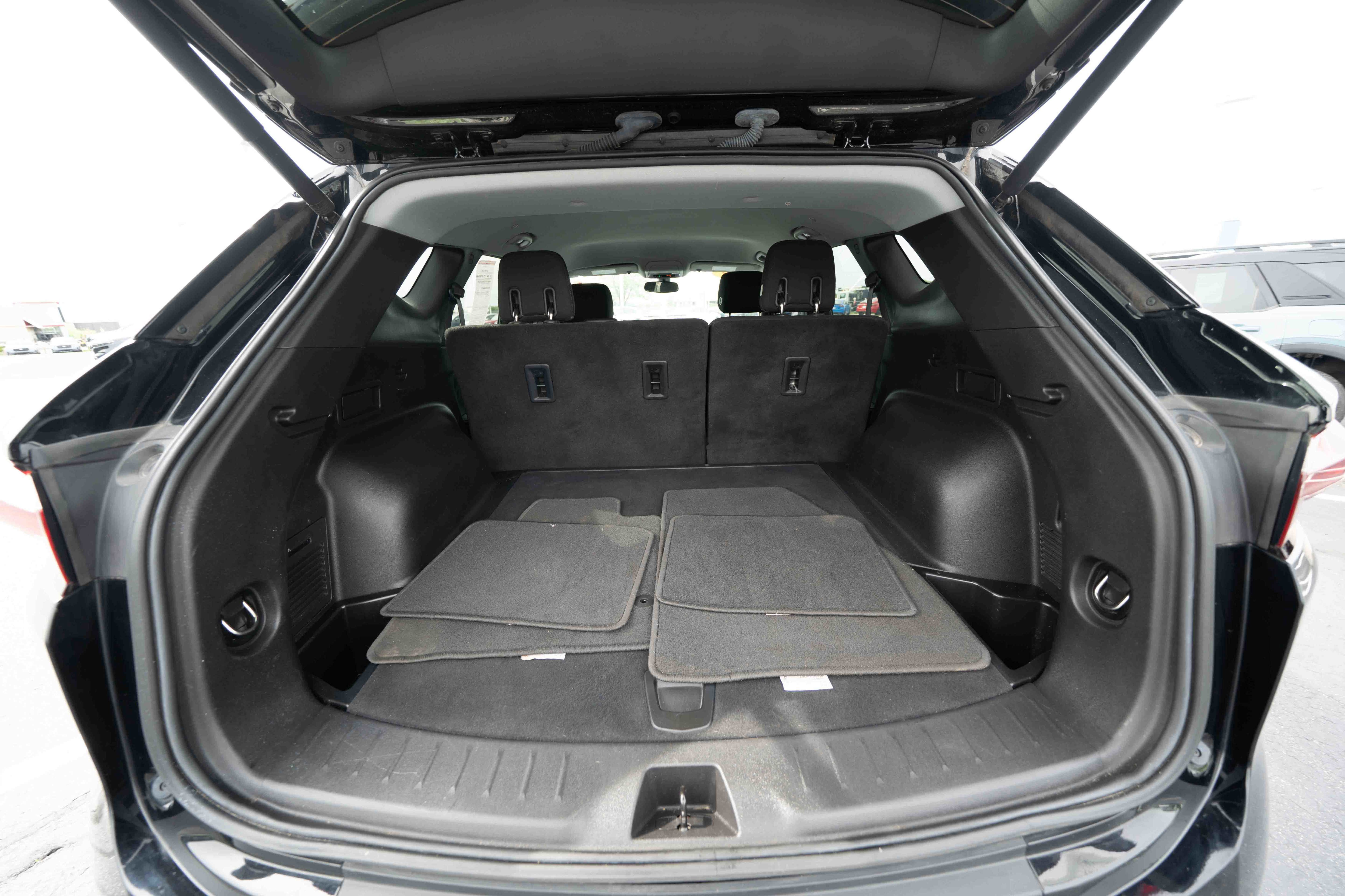 Used 2019 Chevrolet Blazer LT FWD image 28