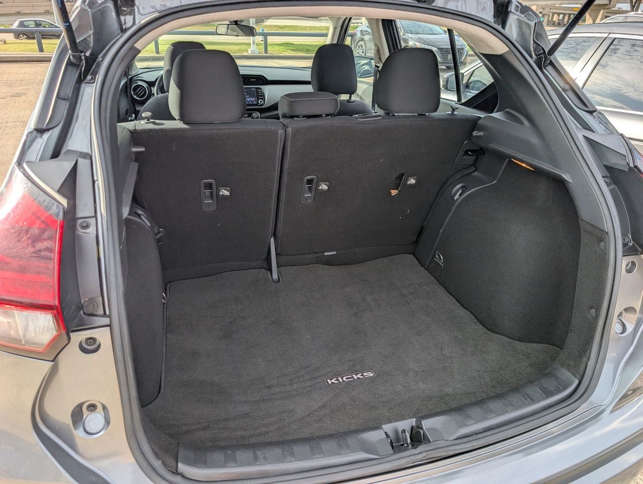 Used 2022 Nissan Kicks SV FWD image 27