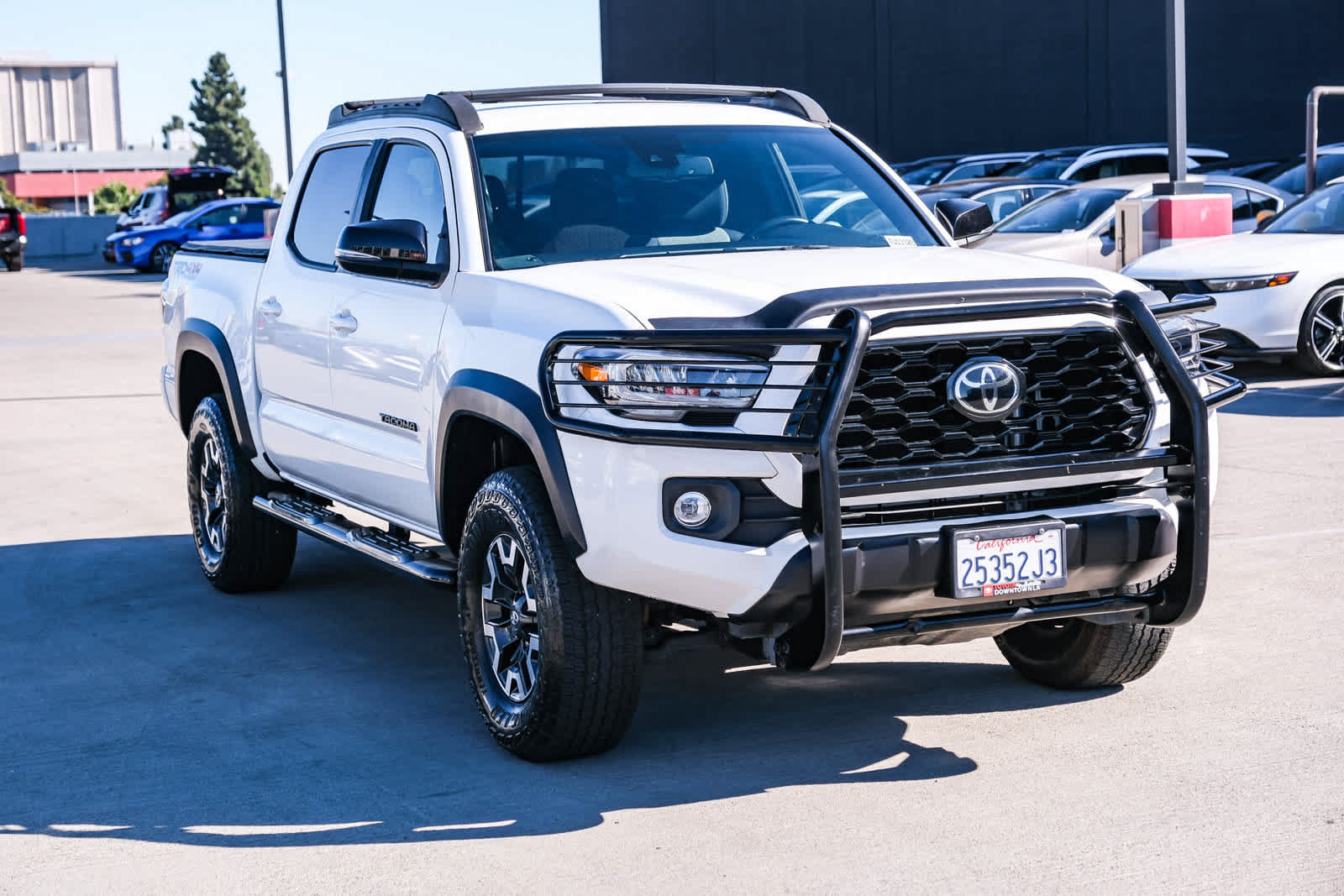 Certified 2022 Toyota Tacoma TRD Off-Road w/ Technology Package AWD/4WD image 3