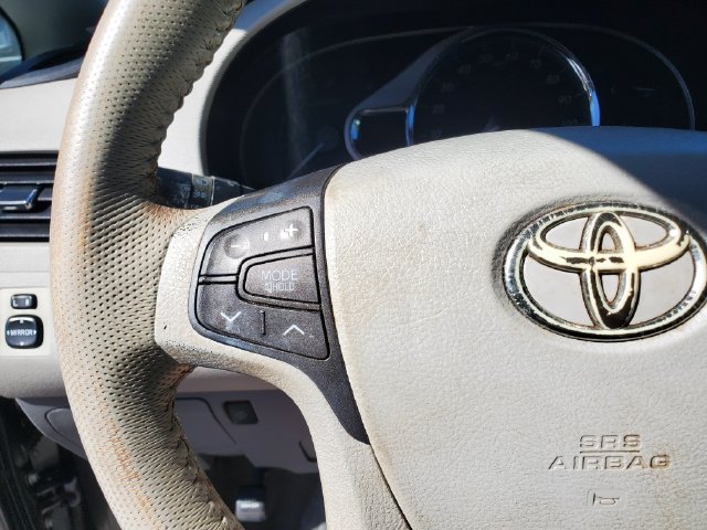 Used 2011 Toyota Sienna XLE FWD image 11
