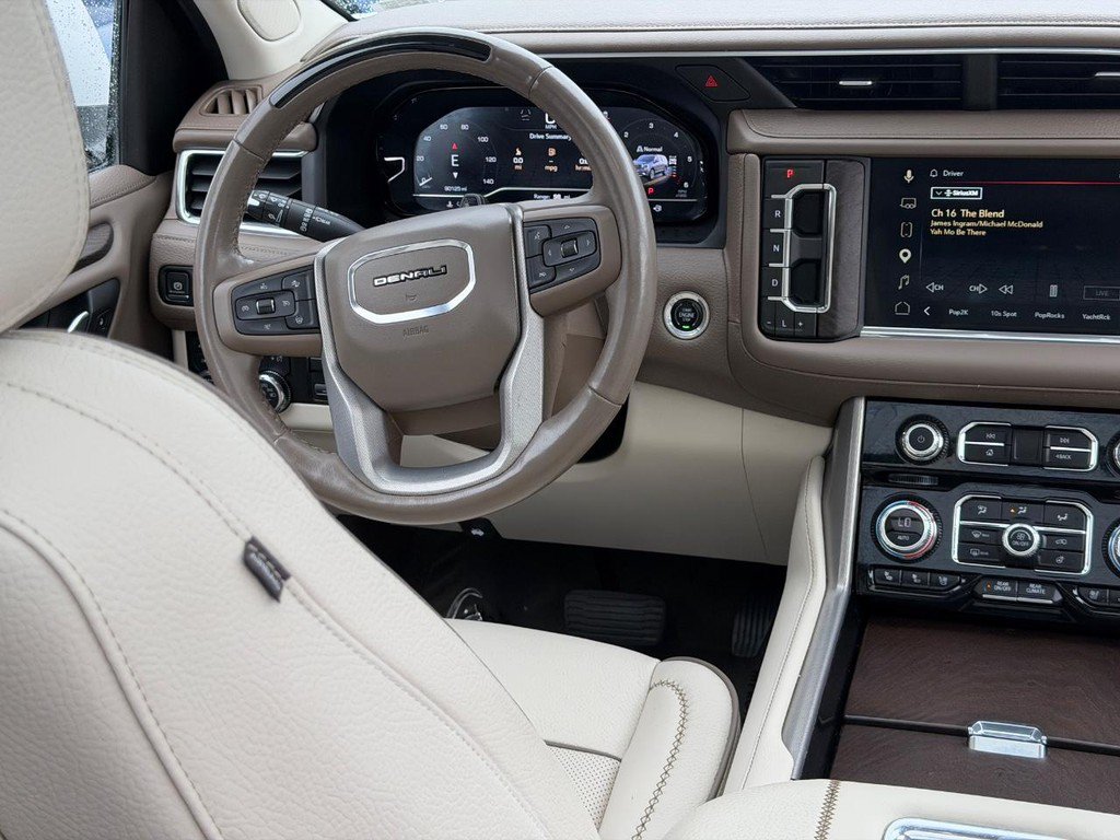Used 2023 GMC Yukon XL Denali w/ Denali Reserve Package AWD/4WD image 13
