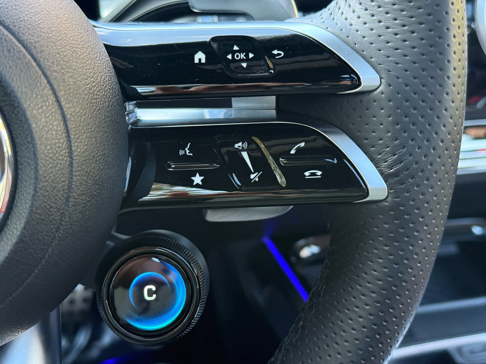 Used 2024 Mercedes-Benz GLB 35 AMG 4MATIC image 21