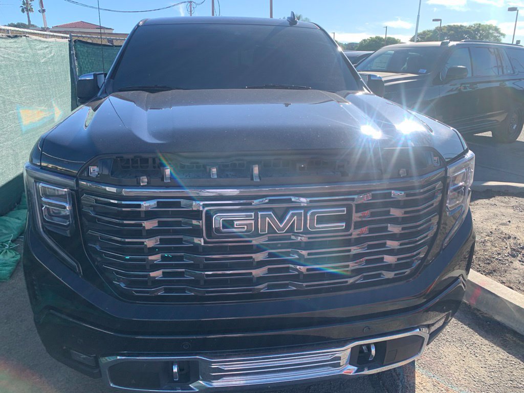 Used 2023 GMC Sierra 1500 Denali Ultimate AWD/4WD image 3