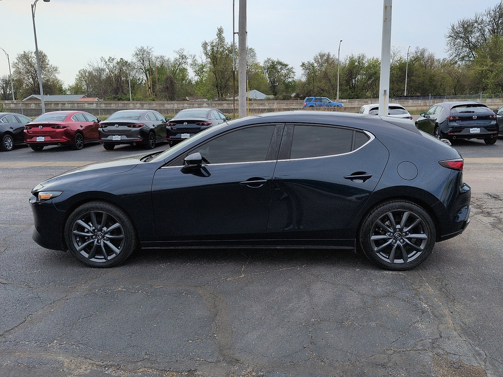 Used 2022 MAZDA MAZDA3 s image 4