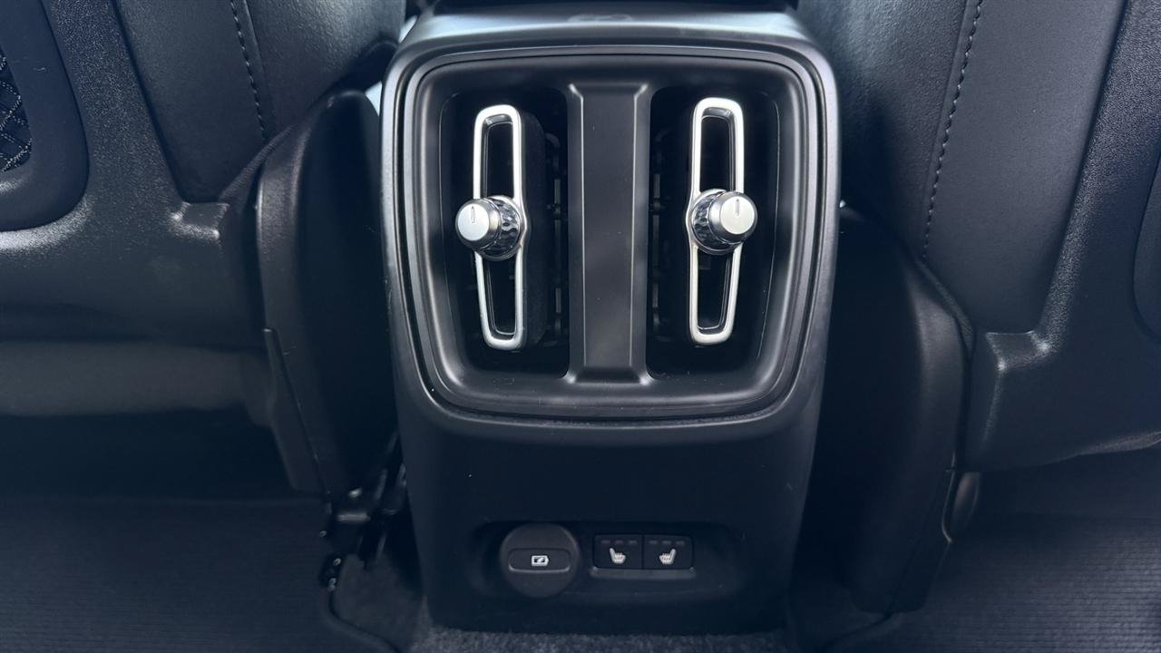 Used 2023 Volvo XC40 Recharge Ultimate AWD/4WD image 39