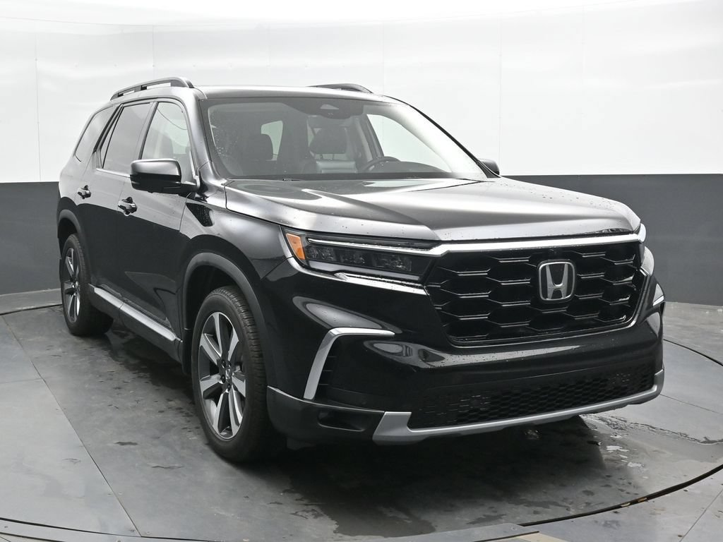 Used 2025 Honda Pilot Elite image 4