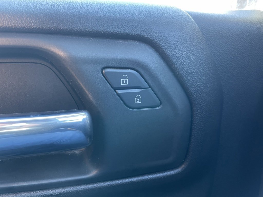 Used 2023 Chevrolet Silverado 1500 Custom image 25