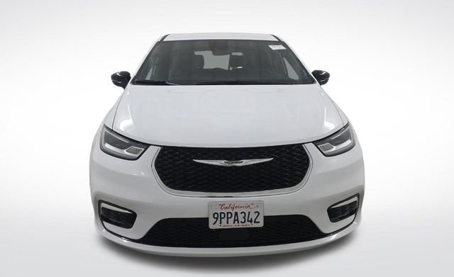 Used 2025 Chrysler Pacifica Select image 11
