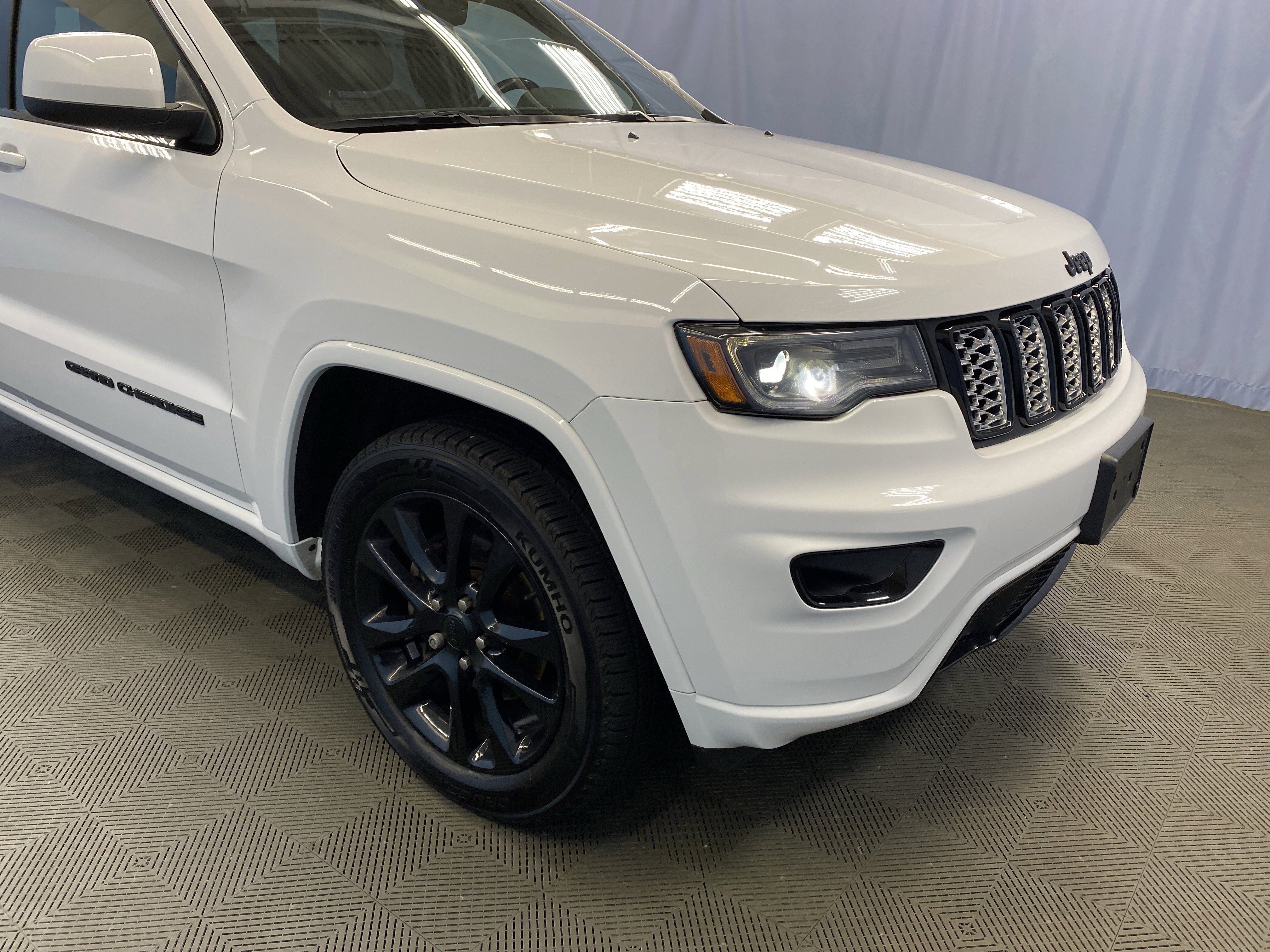 Certified 2020 Jeep Grand Cherokee Altitude image 50