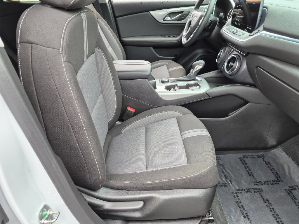 Used 2025 Chevrolet Blazer LT FWD image 29