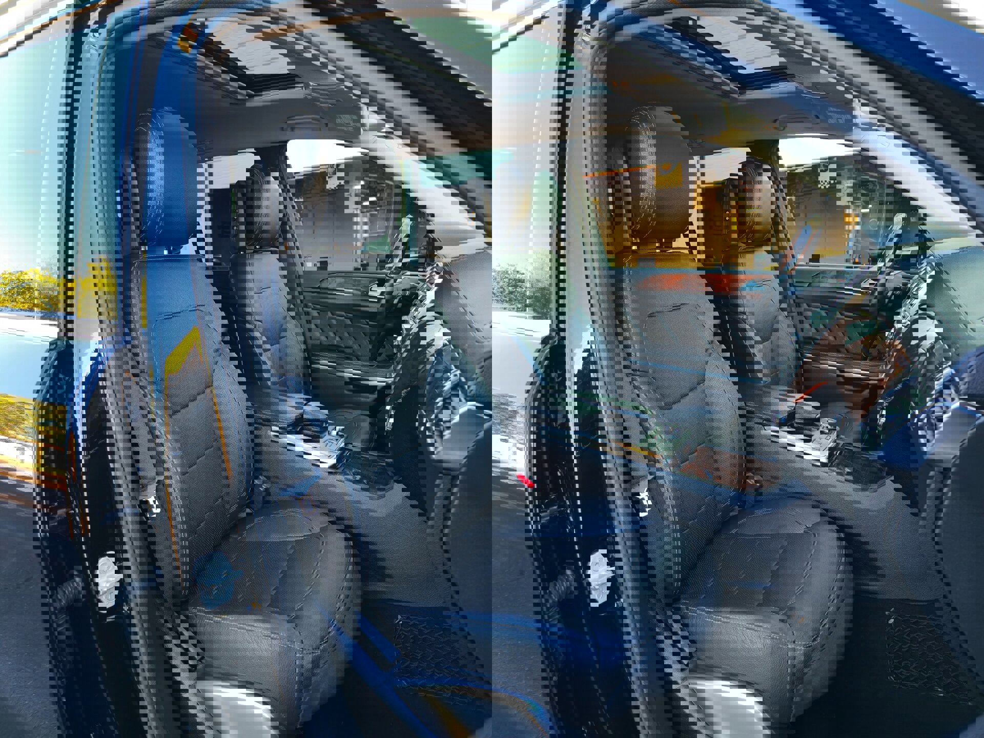 Used 2015 Mercedes-Benz GL 550 4MATIC image 23