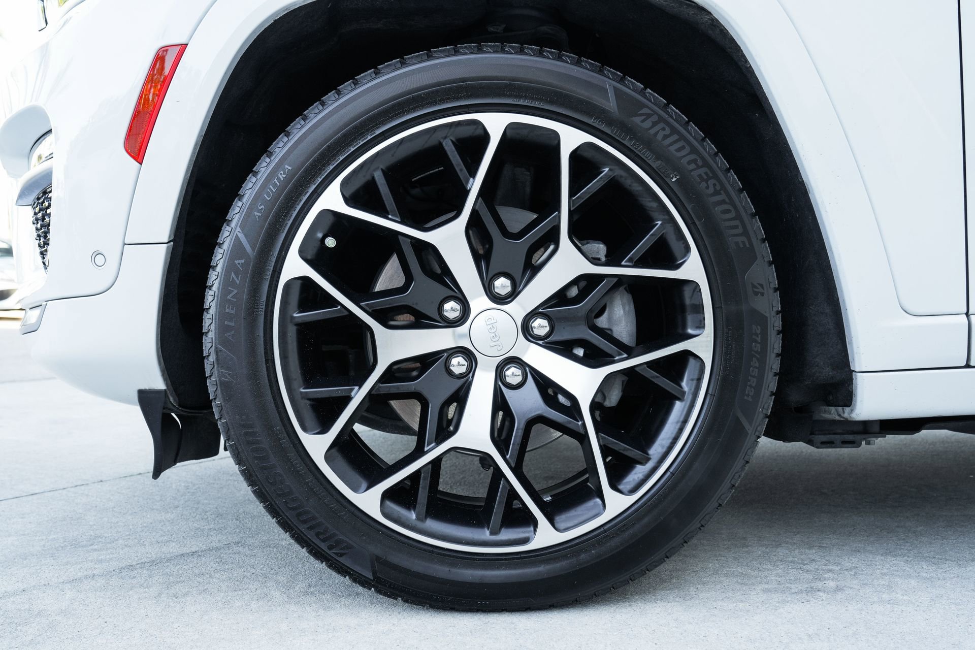 Used 2022 Jeep Grand Cherokee Summit image 32