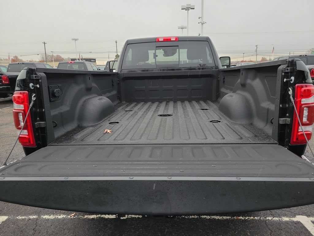 New 2024 RAM 2500 Tradesman w/ Safety Group AWD/4WD image 8