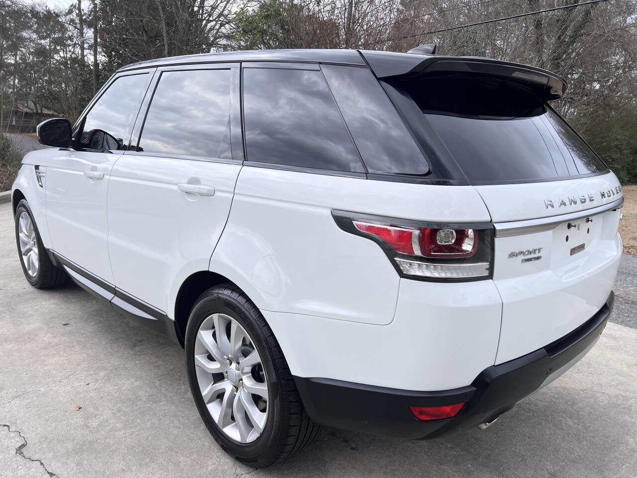 Used 2017 Land Rover Range Rover Sport HSE image 9