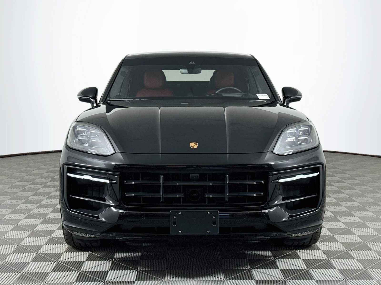 Used 2025 Porsche Cayenne GTS AWD/4WD image 2