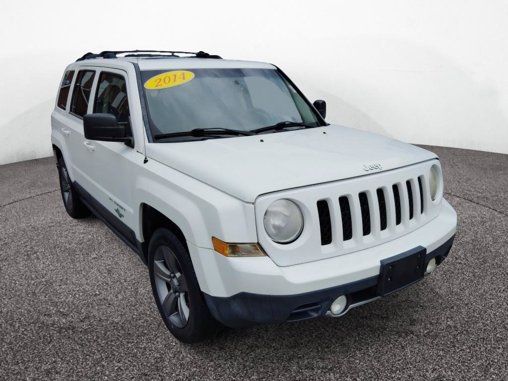 Used 2014 Jeep Patriot Latitude w/ Freedom Edition Package FWD image 9