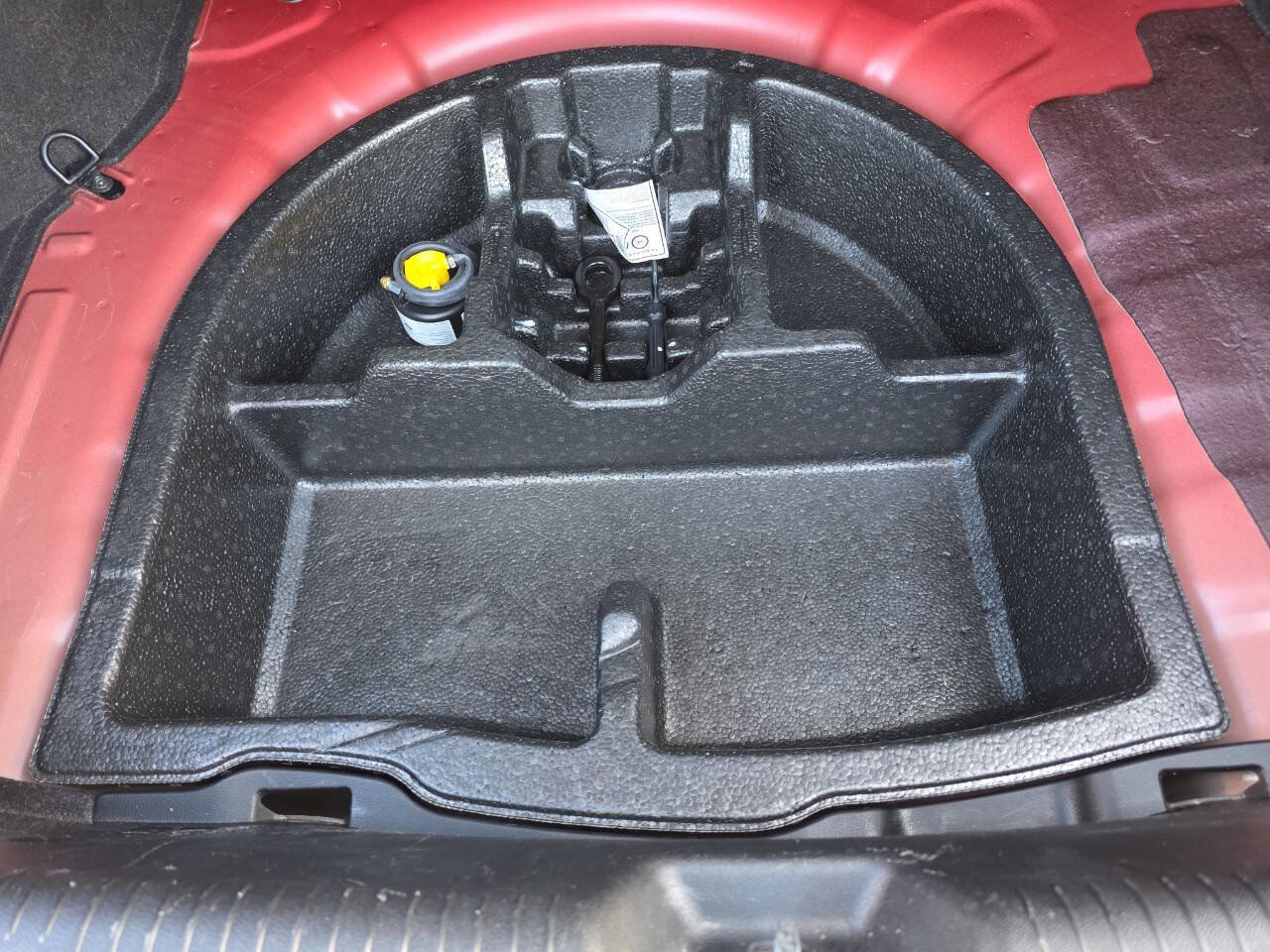 Used 2013 Hyundai Elantra GLS FWD image 23