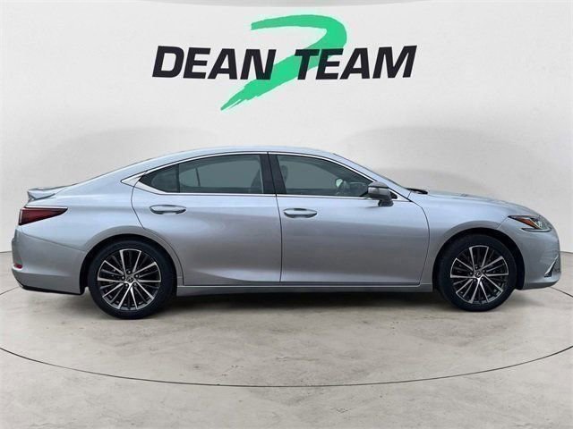 Used 2023 Lexus ES 350 Luxury w/ Accessory Package (Z2) image 9